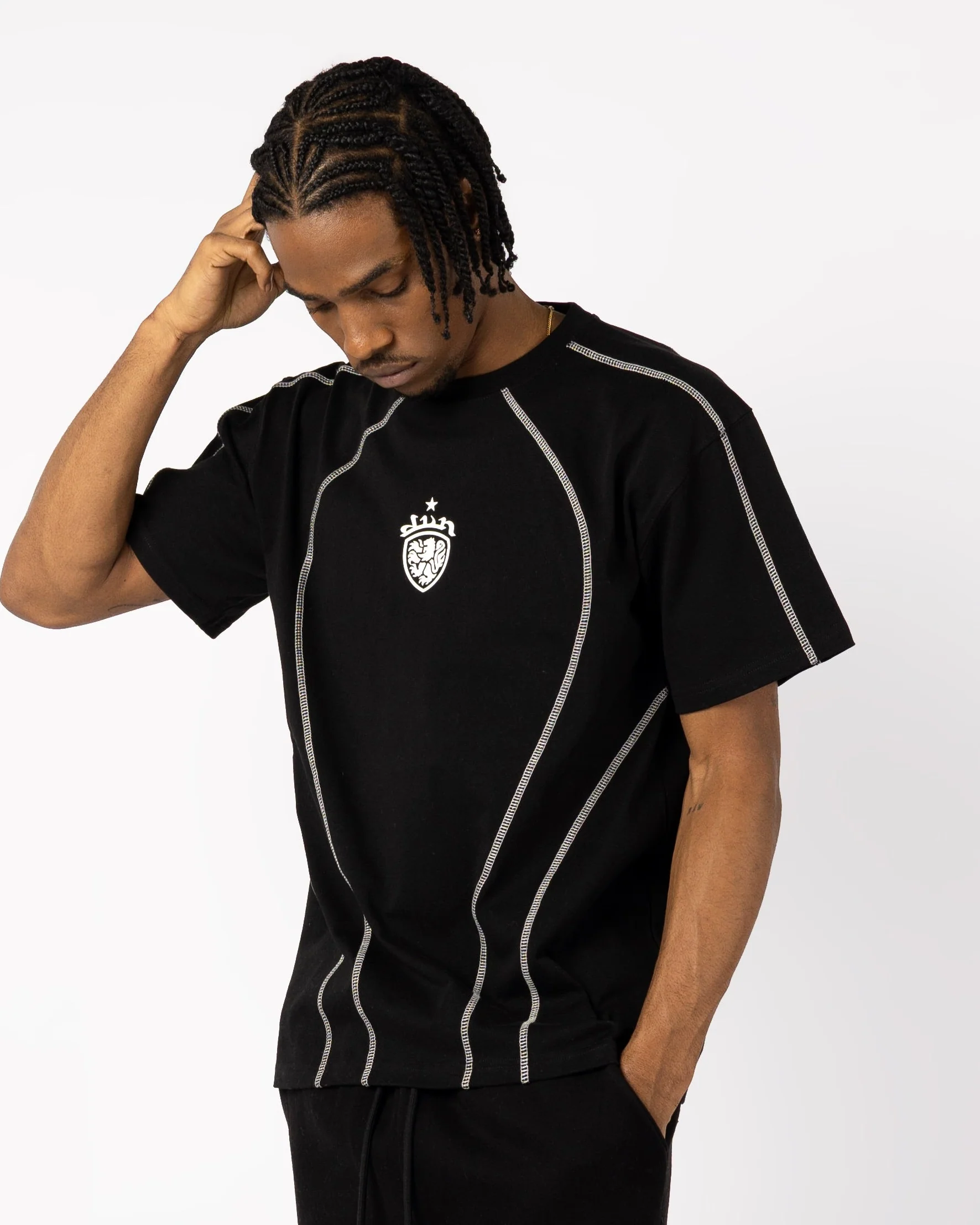BLACK COAT-OF-ARMS TECH T-SHIRT - Image 4