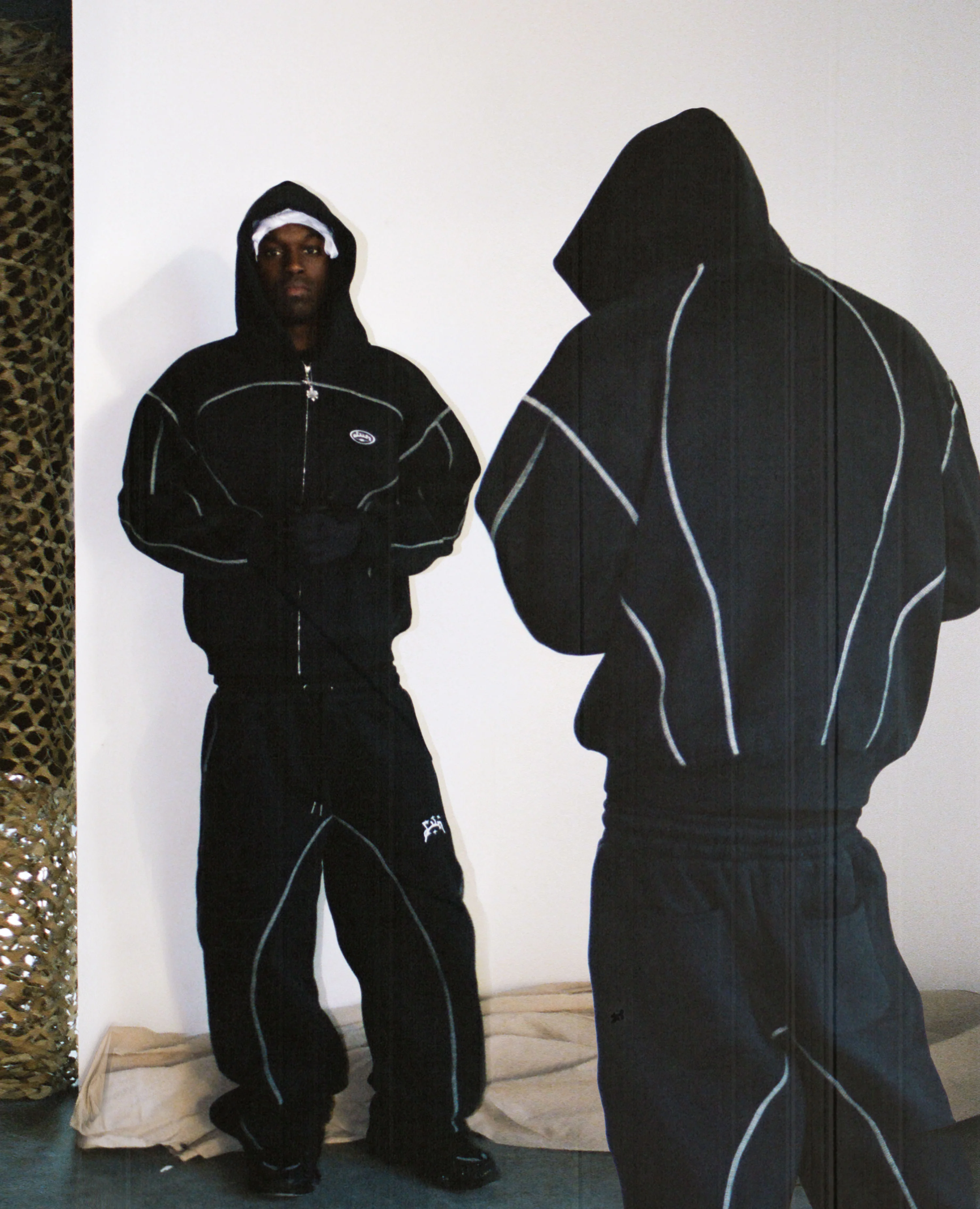 BLACK LINE JOGGER - Image 3