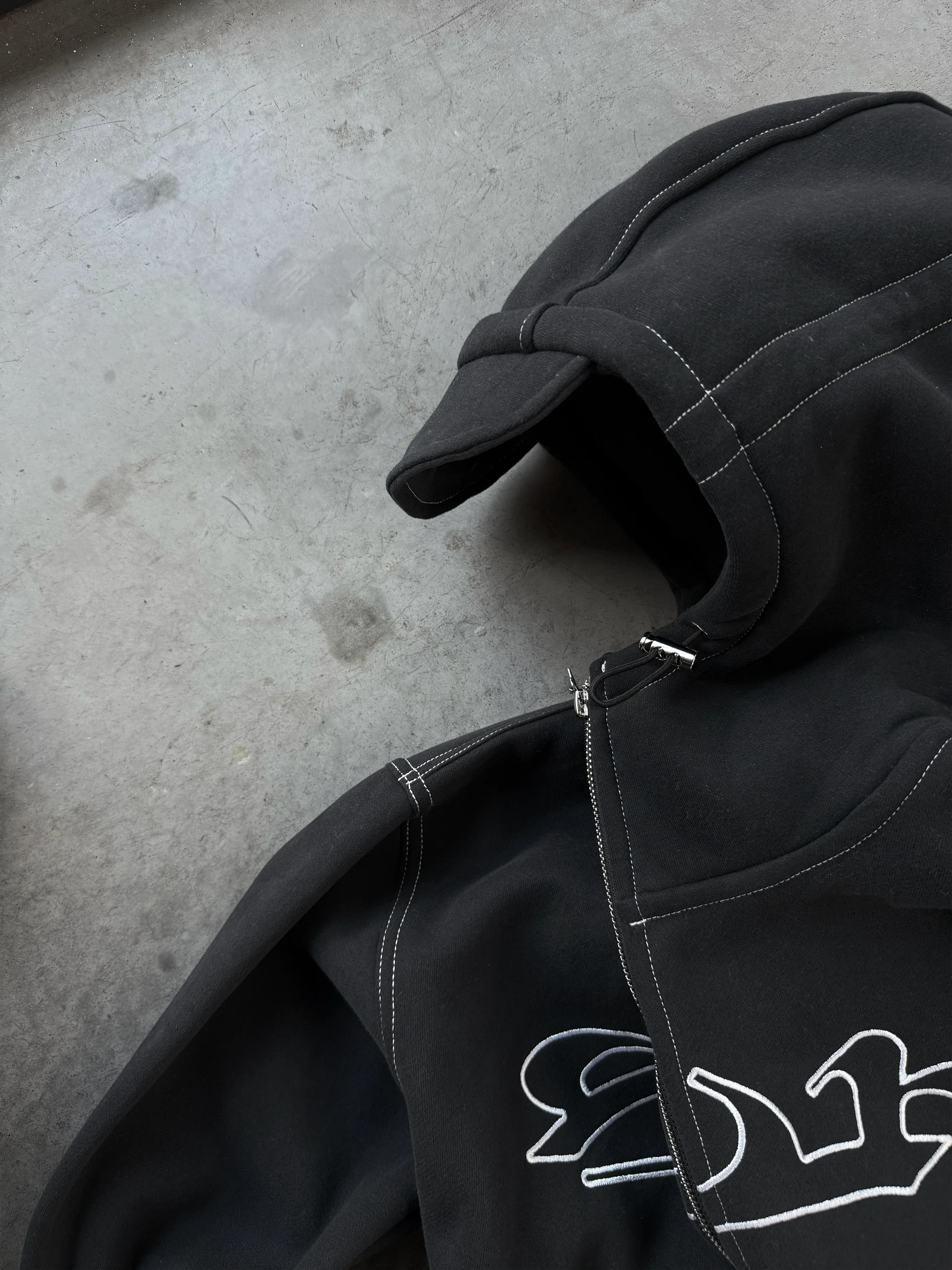 BLACK TECH ZIP - Image 3