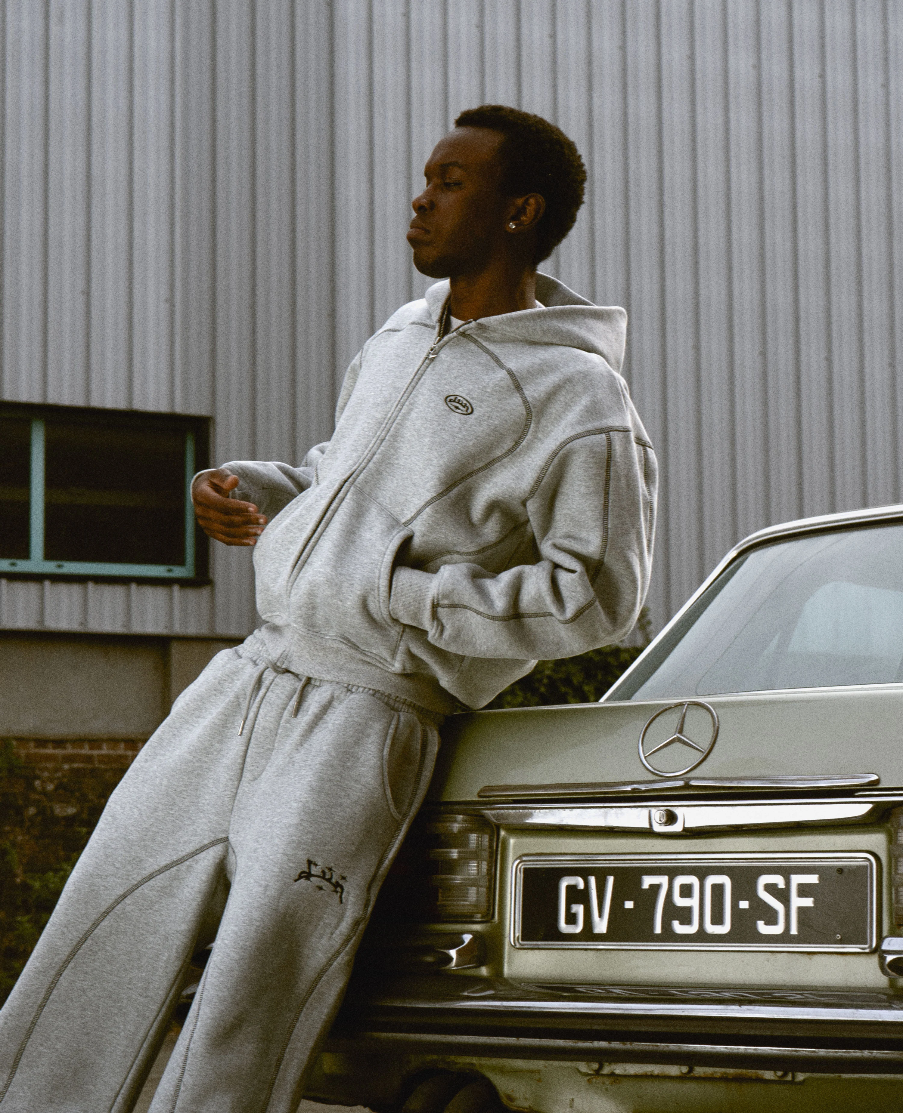 GREY LINE ZIP - Image 5