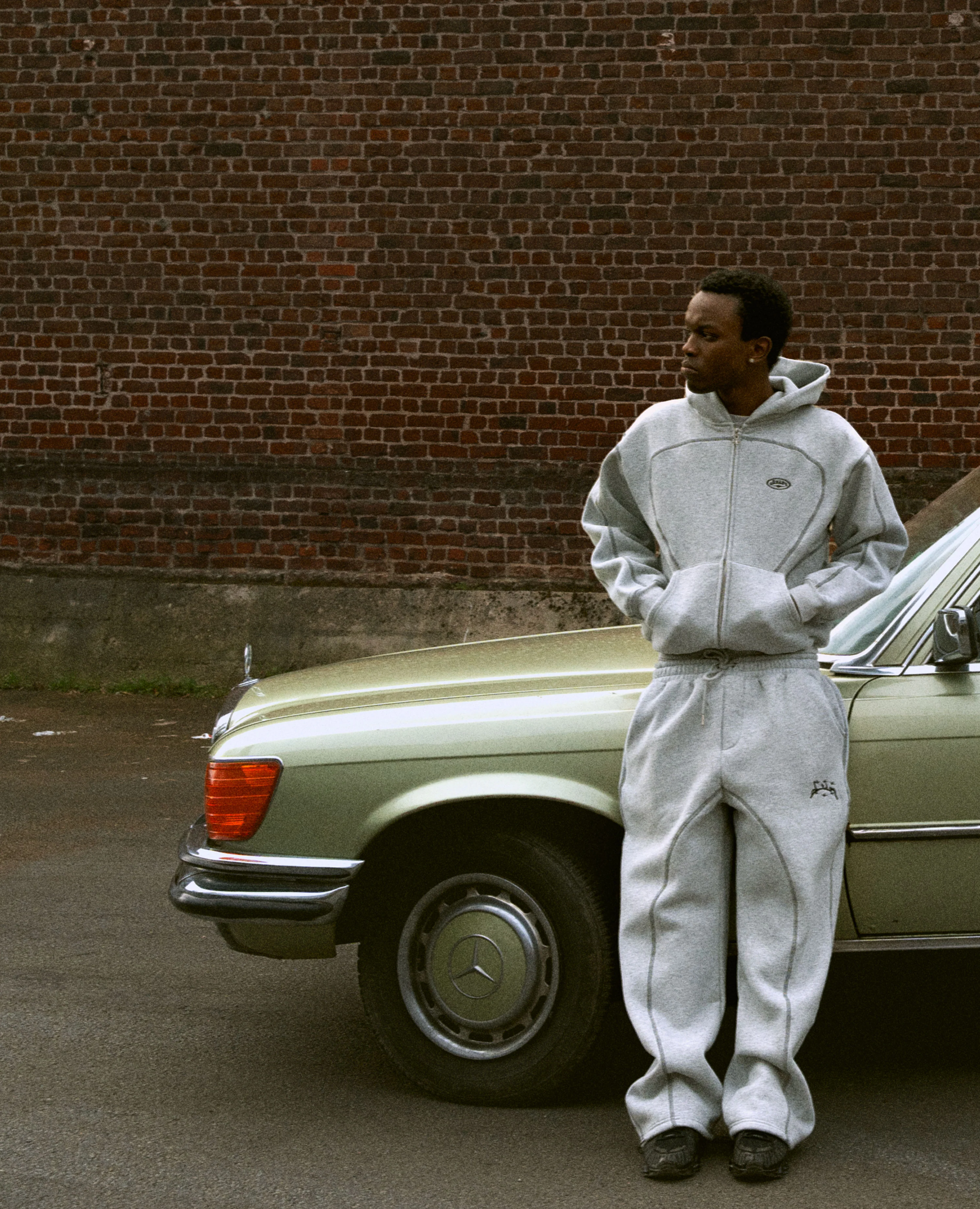 GREY LINE ZIP - Image 7