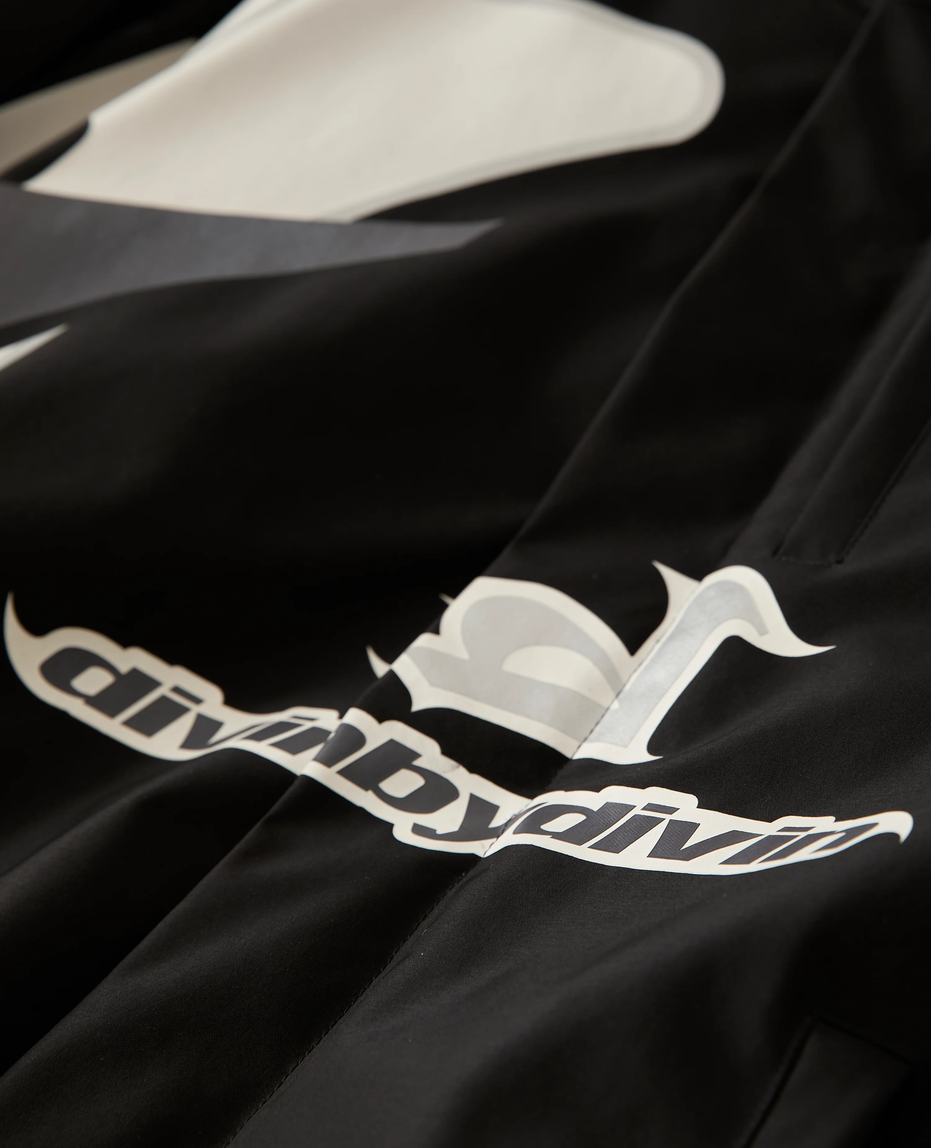 BLACK 6SNOW VEST - Image 6